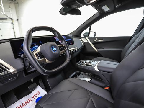 Used 2024 BMW iX xDrive50 w/ Premium Package AWD/4WD image 10