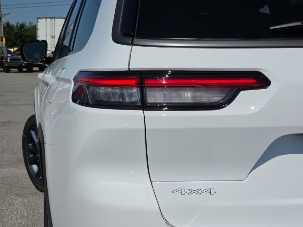 New 2026 Jeep Grand Cherokee L Limited AWD/4WD image 11