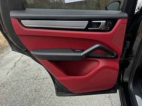 Used 2023 Porsche Cayenne S Platinum image 20