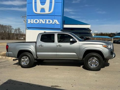Used 2023 Toyota Tacoma SR AWD/4WD image 2