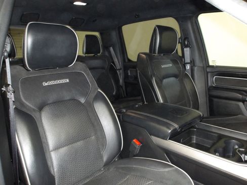 Used 2021 RAM 1500 Laramie w/ Sport Appearance Package AWD/4WD image 15