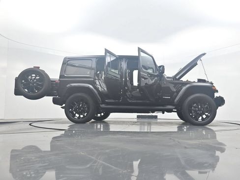 Used 2021 Jeep Wrangler Unlimited Sahara AWD/4WD image 43
