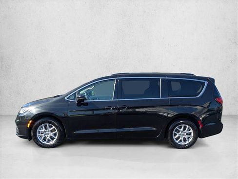 Used 2022 Chrysler Pacifica Touring-L image 8