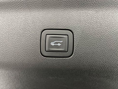 Certified 2025 GMC Yukon XL Elevation w/ LPO, Elevation Black Package AWD/4WD image 35