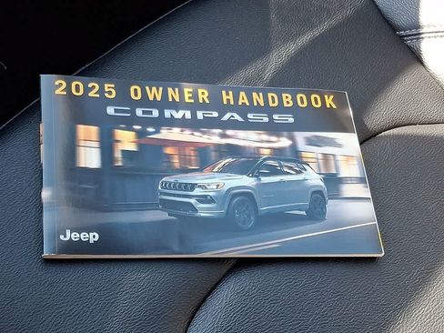 Used 2025 Jeep Compass Limited AWD/4WD image 25