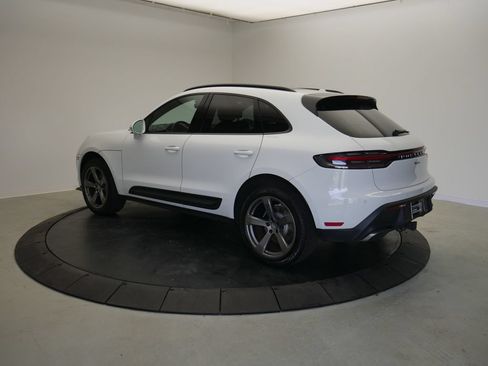 Certified 2023 Porsche Macan AWD/4WD image 3