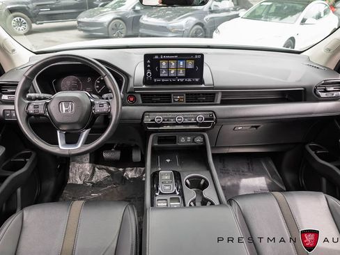 Used 2025 Honda Pilot Touring image 36