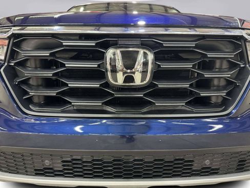 Used 2025 Honda Pilot EX-L image 12