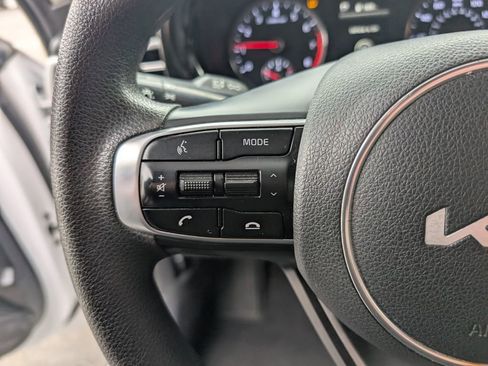 Used 2022 Kia K5 LXS image 17