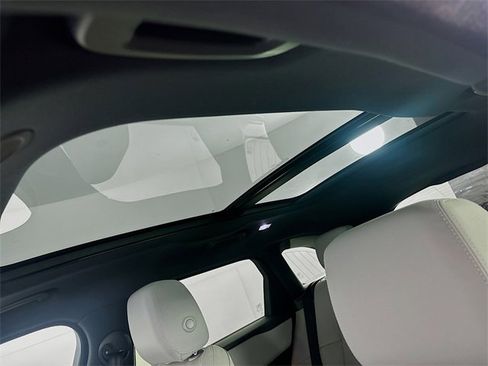 Used 2026 Land Rover Range Rover Velar Dynamic SE image 14