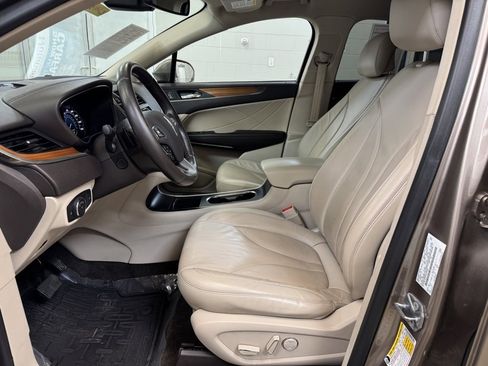 Used 2018 Lincoln MKC Select w/ Select Plus Package image 12