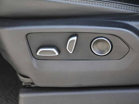 Used 2024 GMC Sierra 3500 Denali image 19