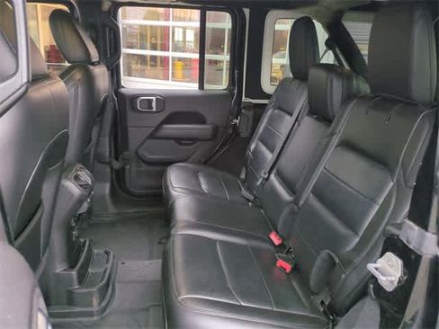 Used 2019 Jeep Wrangler Unlimited Sahara image 19