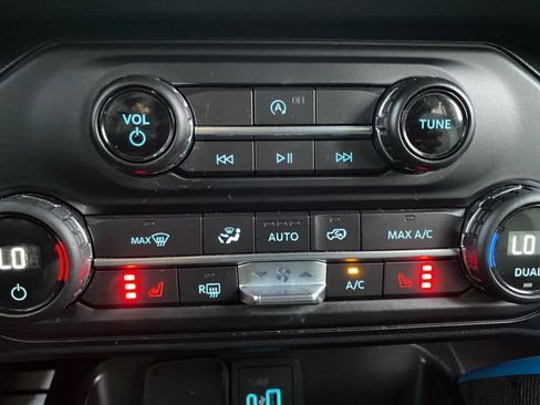 Used 2021 Ford Bronco Black Diamond image 26