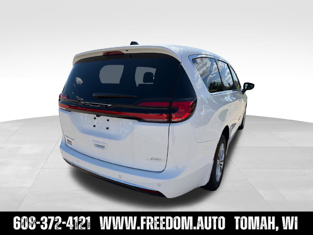 New 2027 Chrysler Pacifica Select AWD/4WD image 7