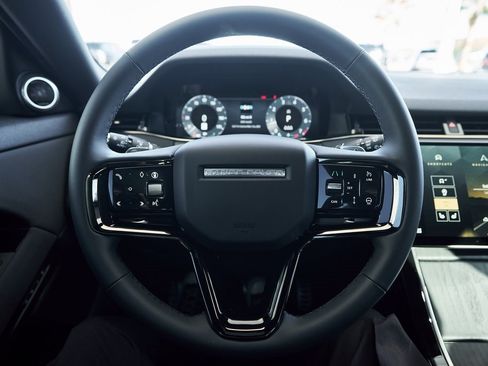 Used 2024 Land Rover Range Rover Evoque Dynamic SE image 37