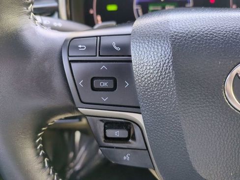 Used 2025 Toyota Camry SE image 22