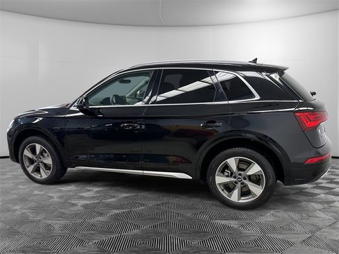 Used 2023 Audi Q5 2.0T Premium Plus w/ Premium Plus Package image 2
