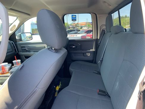 Used 2016 RAM 1500 Classic SLT AWD/4WD image 12