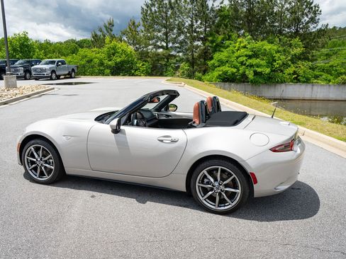 Used 2023 MAZDA MX-5 Miata Grand Touring RWD image 7