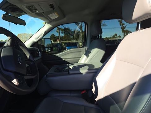 Used 2025 Ford F250 XL image 8