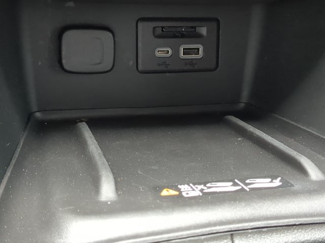 Used 2023 GMC Acadia Denali w/ Denali Ultimate Package FWD image 28