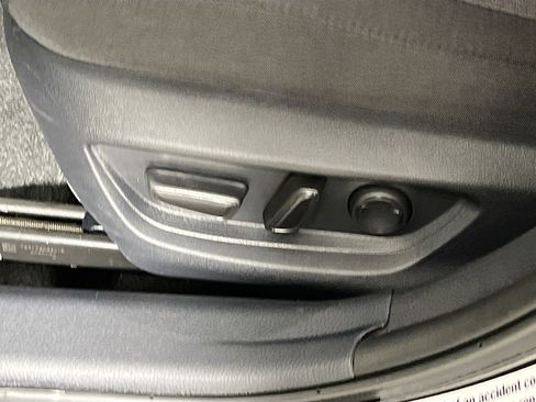 Used 2025 Toyota Camry LE w/ Convenience Package image 16