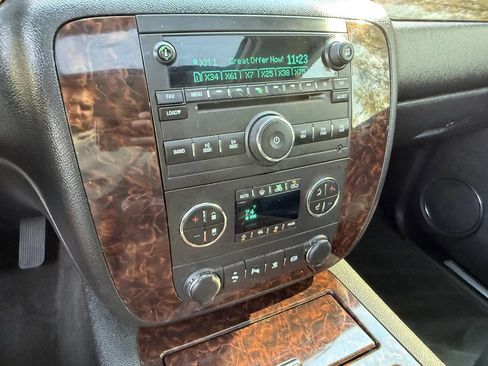 Used 2011 GMC Sierra 2500 Denali w/ Suspension Package, Off-Road image 21