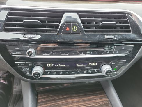 Used 2018 BMW 540i xDrive AWD/4WD image 17