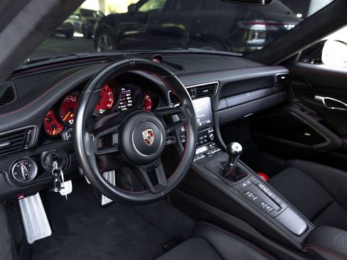 Certified 2019 Porsche 911 GT3 RWD image 4