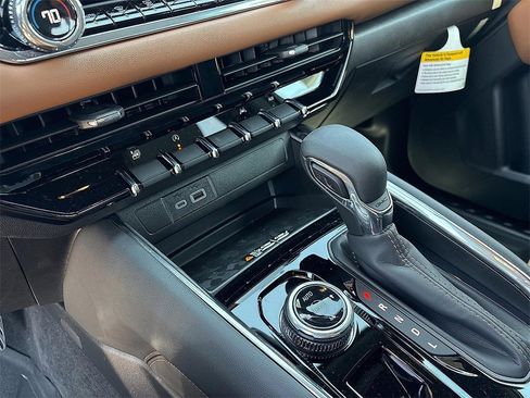 Used 2026 GMC Canyon AT4 w/ AT4 Premium Package image 16