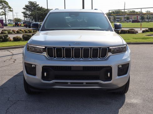 New 2025 Jeep Grand Cherokee Overland w/ Luxury Tech Group IV image 3