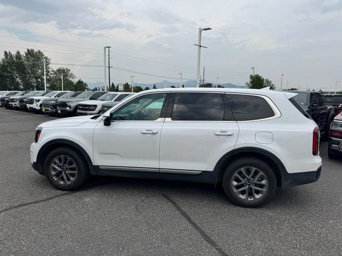 Used 2023 Kia Telluride LX AWD/4WD image 2