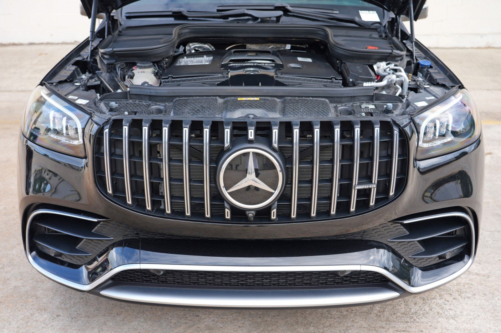 Used 2025 Mercedes-Benz GLS 63 AMG 4MATIC image 8