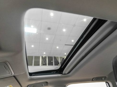 Used 2025 Honda CR-V EX image 22