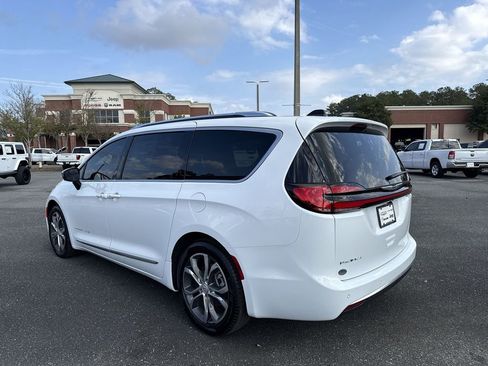 New 2026 Chrysler Pacifica Pinnacle image 5