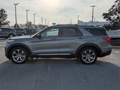 Certified 2020 Ford Explorer Platinum w/ Premium Technology Package image 6