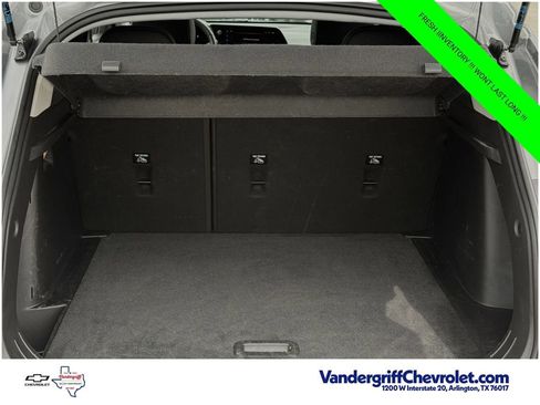 Used 2025 Chevrolet Trax LT w/ LT Convenience Package FWD image 24