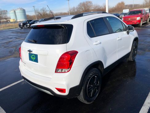 Certified 2022 Chevrolet Trax LT w/ LT Convenience Package image 4