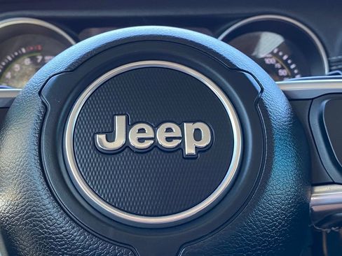 Used 2023 Jeep Wrangler Unlimited Sahara w/ Cold Weather Group image 19