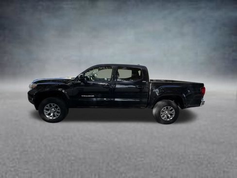 Used 2018 Toyota Tacoma SR5 RWD image 4
