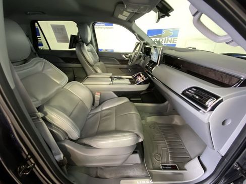 Used 2018 Lincoln Navigator Select AWD/4WD image 34