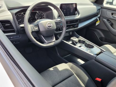 New 2026 Nissan Rogue SV w/ Cold Weather Package FWD image 4