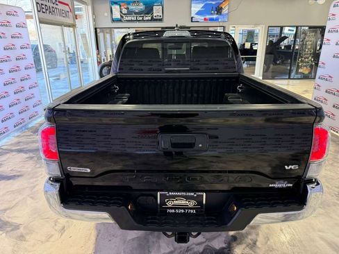 Used 2023 Toyota Tacoma TRD Off-Road image 10