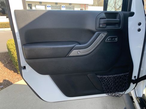 Used 2017 Jeep Wrangler Unlimited Sport image 14