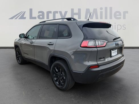 Used 2023 Jeep Cherokee Altitude Lux image 4