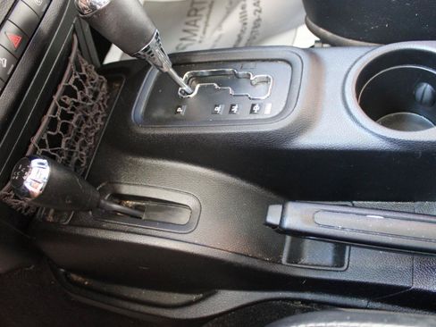 Used 2015 Jeep Wrangler Unlimited Sahara w/ Max Tow Package AWD/4WD image 35