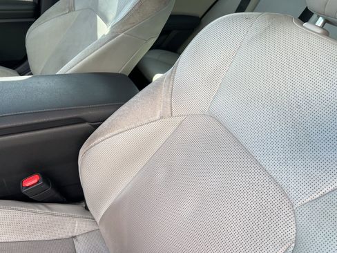 Used 2025 Toyota Camry XLE w/ Premium Package FWD image 7
