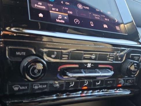 Used 2025 Jeep Grand Cherokee L Laredo w/ Luxury Tech Group I image 25