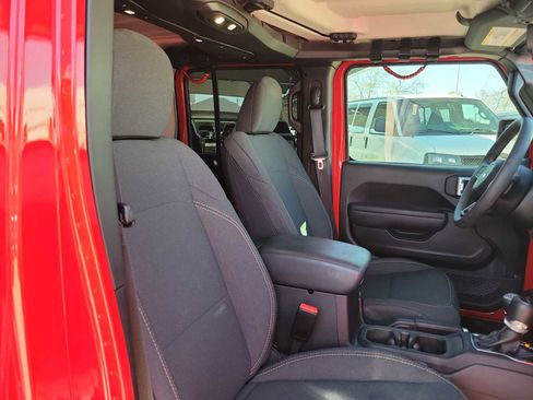 Used 2024 Jeep Gladiator Sport image 14